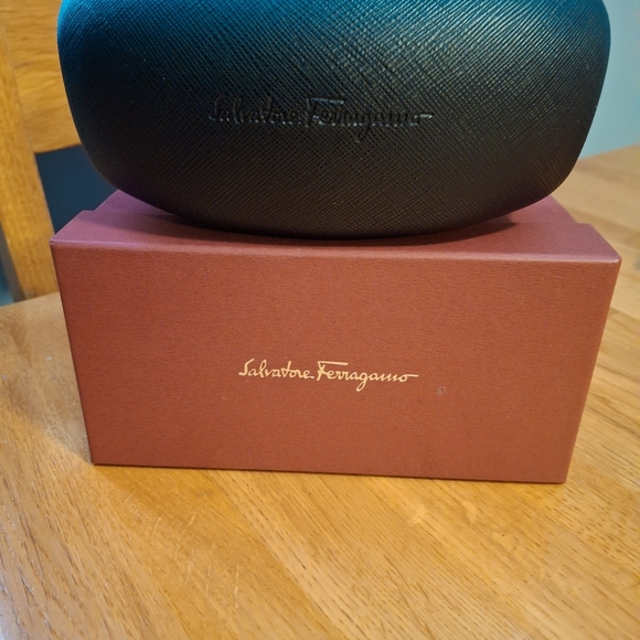 Salvatore Ferragamo Unisex 61mm Gancini Oversize Sunglasses NIB - Picture 4 of 16